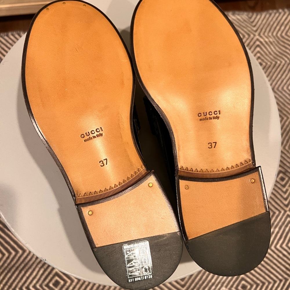 Gucci Loafers, womens 37, black leatherer, never worn